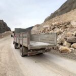 Artvin'in Virajlı Yollarında Sürücüler Zorlu Koşullarla Baş Ediyor