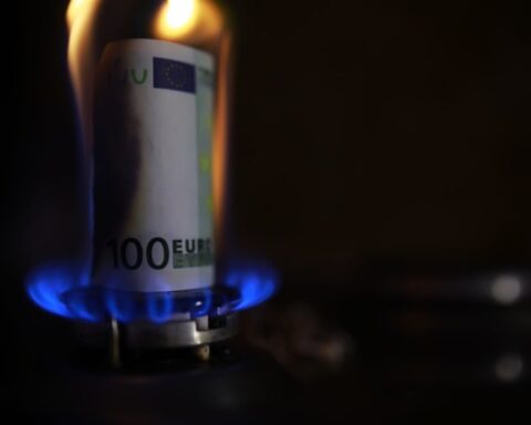 Avrupa'da Gaz Fiyatları Yüzde 6 Artarak 50,3 Euro'ya Yükseldi