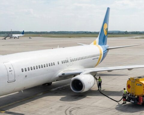 Avrupa'da Jet Yakıtı Kıtlığı Uyarısı: Tedarik Aksaklıkları Tehlike Oluşturuyor