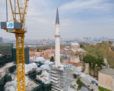 Ayasofya'nın kuzeydoğu minaresindeki restorasyon tamamlandı