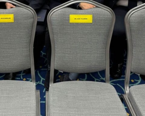 Aziz Yıldırım'dan Ali Koç'la yan yana gelmeme kararı