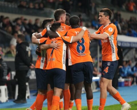 Başakşehir, Kasımpaşa'yı Rahat Geçerek Puanını 51'e Çıkardı