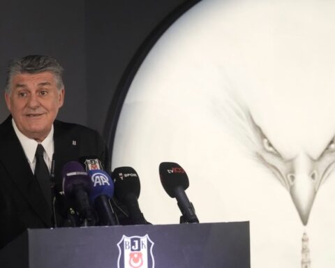 Beşiktaş, Tüpraş ile 1.18 milyar TL'lik stadyum isim hakkı anlaşması imzaladı