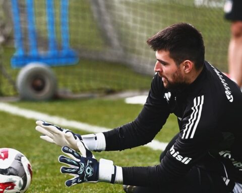 Beşiktaş'tan Ayrılması Beklenen Ersin Destanoğlu'na Süper Lig Talibi Göztepe