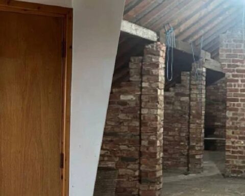 Bilinmeyen Kapı, Daireyi Üç Oda Büyüklüğünde Yeni Bir Yaşam Alanına Dönüştürdü