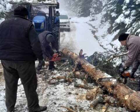 Bolu'da Kapanan Yayla Yolları Köylüler Tarafından Açıldı