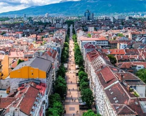 Bulgaristan seçimleri: Halk değişim talep ediyor, katılım oranının artması bekleniyor