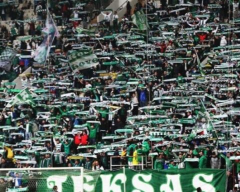 Bursaspor, 1. Lig'e Yükselerek Rekor Seyirci Sayısıyla Dikkat Çekti