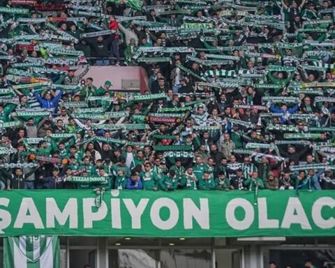 Bursaspor, Şampiyonluk İçin Somaspor'la Karşılaşıyor