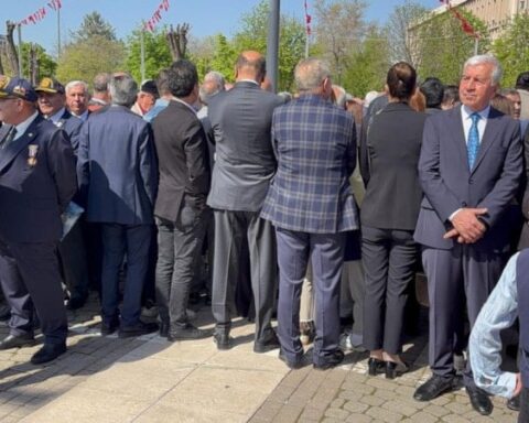 CHP'nin 23 Nisan Protestosuna Tepki: "Saray Kültürüne Özendirmeye Karşıyız"