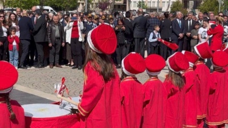 CHP'nin Gaziantep'teki 23 Nisan Kutlamalarında Mehter Gösterisine Tepkisi Dikkat Çekti