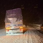 Çorum'un Alaca İlçesinde Kar Yağışı Sürücüleri Zor Durumda Bıraktı