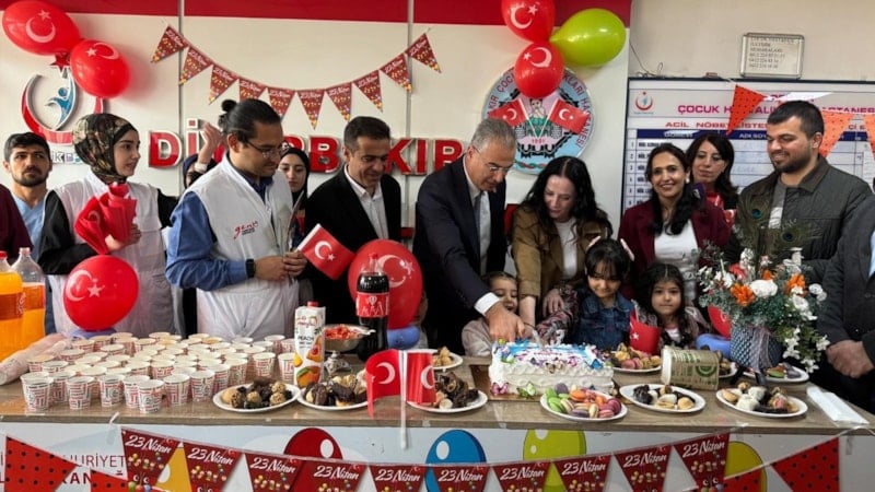 Diyarbakır'da Tedavi Gören Çocuklar İçin 23 Nisan Bayram Etkinliği Düzenlendi