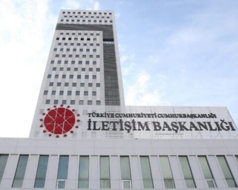 DMM, 23 Nisan Kutlamalarında Bayraktan Saygısızlık İddialarını Yalanladı