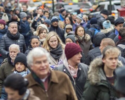 Doğurganlık oranları tarihi düşük seviyelerde, kadınların yarısı çocuk sahibi değil