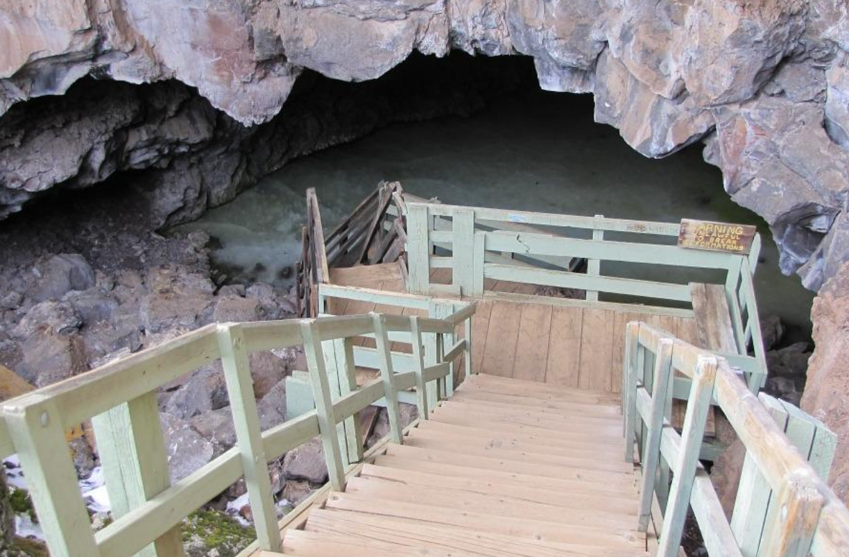Donmuş Bir Dünya: Bandera Buz Mağarası'nın Sıra Dışı Özellikleri