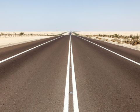 Dünyanın En Uzun Düz Yolu: 240 Kilometre Hiçbir Viraj Yok