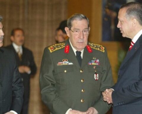 E-muhtıranın 19. yılı: Türkiye'de sivil-asker ilişkileri ve demokrasi mücadelesi