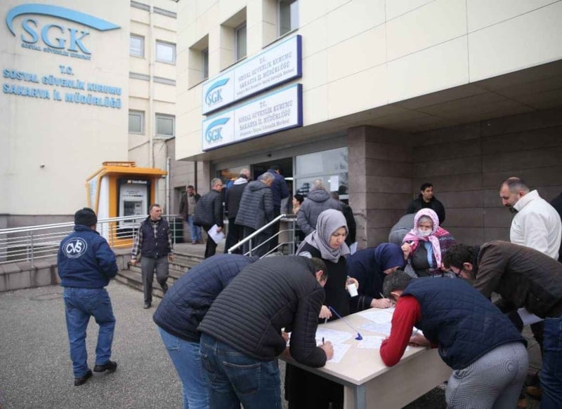 Emeklilik Yaşı Yukarı Çıkacak: Harekete Geçmeyenler Zor Durumda Kalabilir