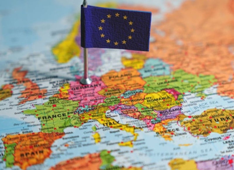 Euro Bölgesi'nde Mali Denge Değişimi: Yunanistan Borçlarını Azaltırken İtalya Riski Artıyor