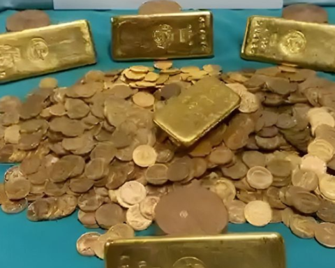 Evde Gizlenmiş 600 Bin Euro Değerinde Altın Ele Geçirildi