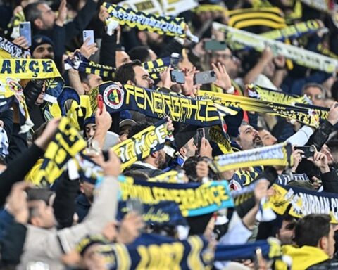 Fenerbahçe, Başakşehir Maçına 18 Yaş Altı Taraftarlara Ücretsiz Bilet Dağıtıyor