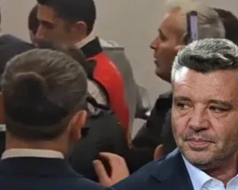 Fenerbahçe Başkanı Sadettin Saran'a taraftardan istifa çağrısı