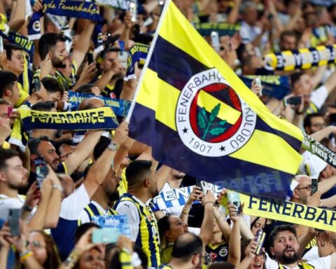 Fenerbahçe, Galatasaray Maçı İçin Taraftarına Bilet Talep Kriterleri Açıkladı