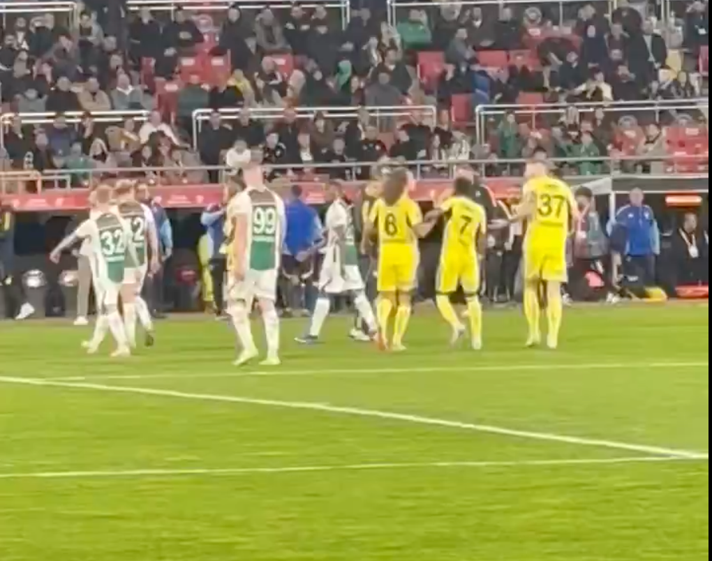 Fenerbahçe'de Konyaspor Maçı Sonrası Takım İçi Gerilim Yaşandı