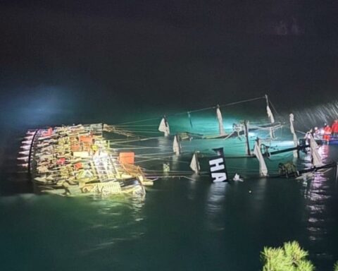 Fethiye'de Fırtına Nedeniyle Battığı İddia Edilen Tur Teknesinde 6 Kişi Kurtarıldı, 1 Kişi Kayıp