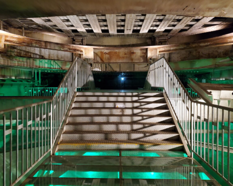 Gizli Nükleer Tesisin İnşası: 17 Yılda 60 Bin İşçi Dağın Altında Çalıştı