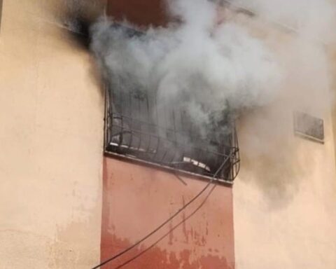 Hatay'da Yangın Kontrol Altına Alındı, Diğer Evler Korundu