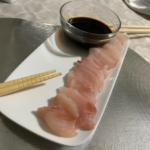 Hudson Nehri'nden Yakalanan Balıklarla Evde Suşi Deneyen Genç, Sağlık Uyarılarına Rağmen Keyif Alıyor