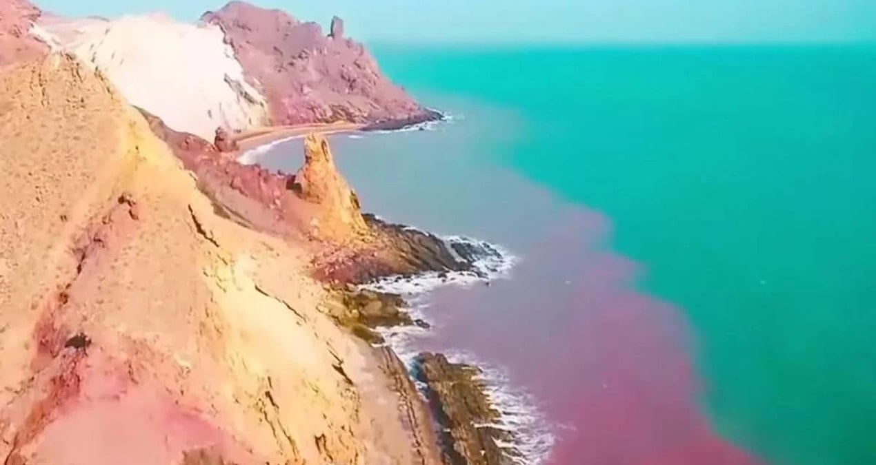 Hürmüz Adası'nın Büyüleyici Doğası ve Jeopolitik Önemi