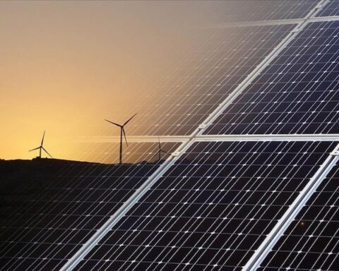 Hürmüz Krizi Yenilenebilir Enerjiyi Acil Stratejik Gereksinim Haline Getirdi