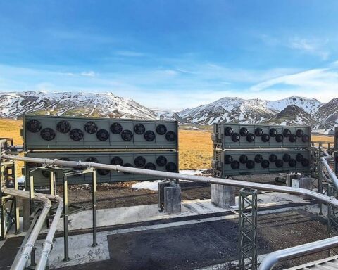 Iceland'da Karbonu Taşa Dönüştüren Havayı Temizleme Sistemi Faaliyete Geçti