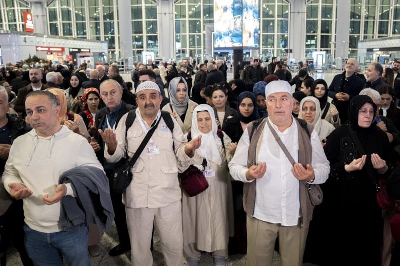İlk Hac Kafilesi Kutsal Topraklara Uğurlandı