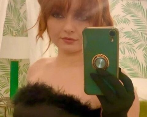 İngiltere'de Polis Memurunun Uygunsuz Fotoğrafları Görevden İhraç Sebebi Oldu