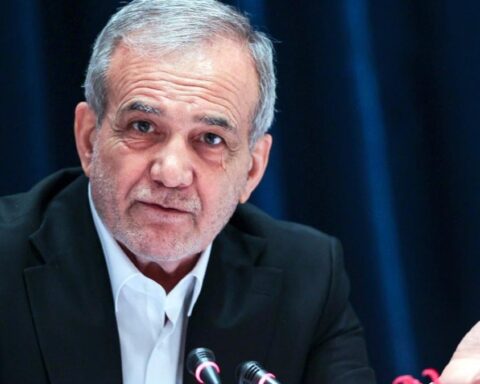 İran, ABD'yi Tehdit Uyarılarıyla Mücadeleye Zorluyor