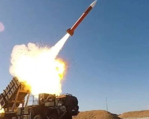 İran Devrim Muhafızları’ndan ABD ve İsrail hedeflerine yeni saldırılar