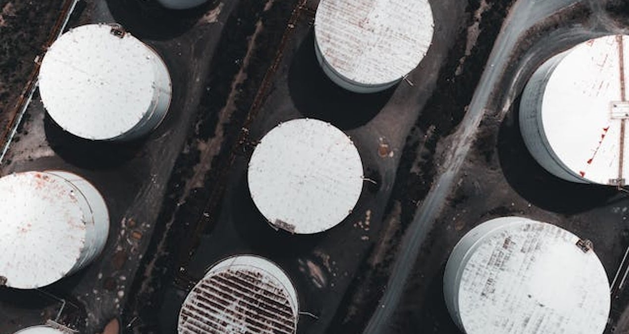 İran, Hürmüz Boğazı Ablukası Sonrası Petrol Üretimini Sürekliliği İçin Yeniden Depolama Yolları Arıyor