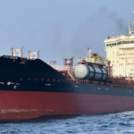 İran, Hürmüz Boğazı'nda İsrail'e ait ticari gemiye saldırdı