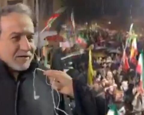 İran'da Protestolar: Hükümet Destek Gösterileri Devam Ediyor