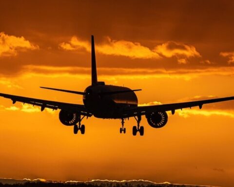 İran'dan uluslararası uçuşların yeniden başlaması, kritik hatların açılmasıyla bölgesel havacılığı güçlendiriyor