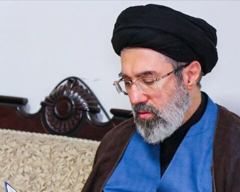 İran’ın Yönetimi Devrim Muhafızları Generallerine Geçti