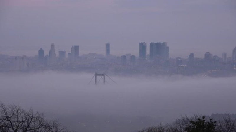 İstanbul'da Sabah Sis Etkili Olurken Görüş Mesafesi Düşüyor