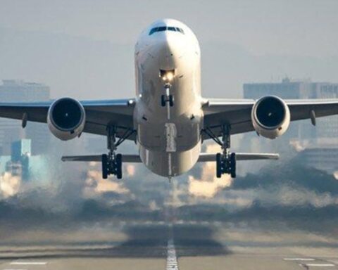 İtalya'daki Havalimanlarında Uçak Yakıtı Krizi Büyüyor