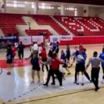 Kadın futbolcuların mücadelesi, gerginliğe ve kavgalara dönüştü