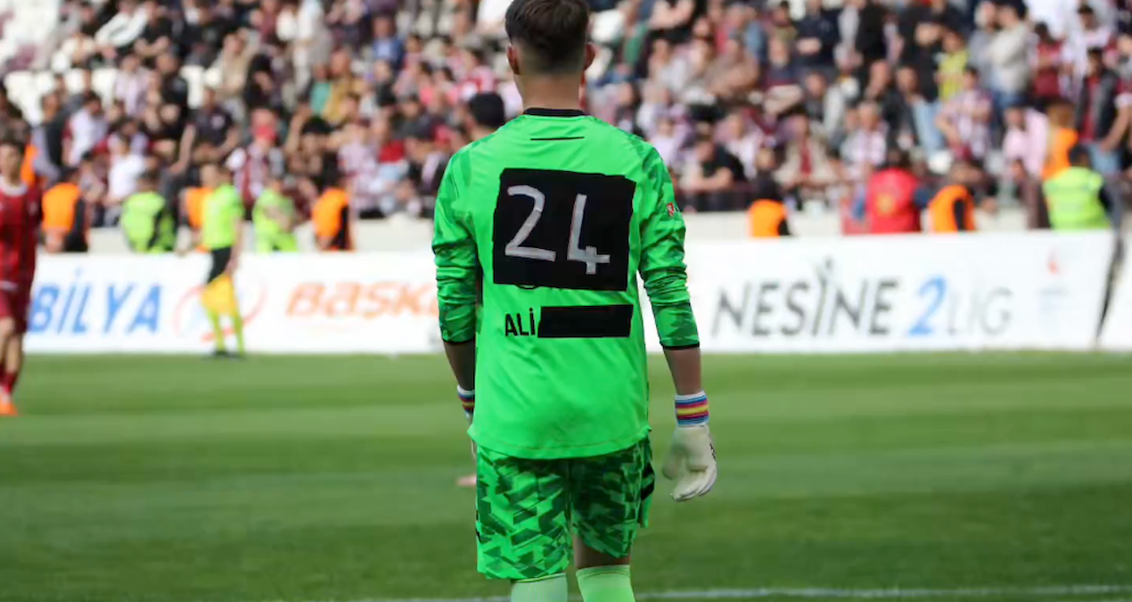 Kalecinin Forması Olmadı, As Kalecinin Üzerine Bantla Numara Yazıldı