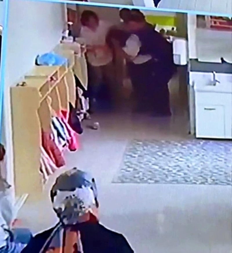 Kayseri'de öğretmenin boğazına yemek kaçtı, meslektaşı panikle yardım etti